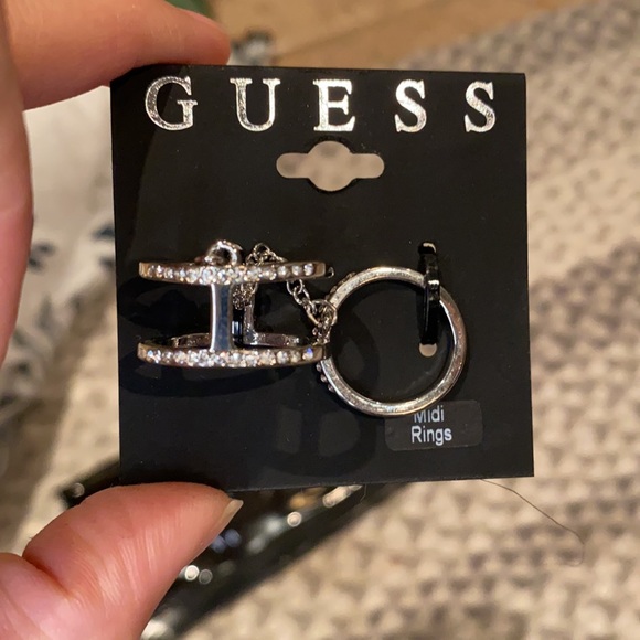 Size 7 Guess studded rings attached by chain - Picture 2 of 4